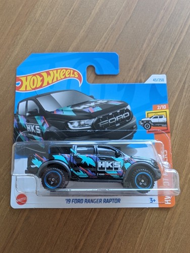 Hot wheels ford - hot,